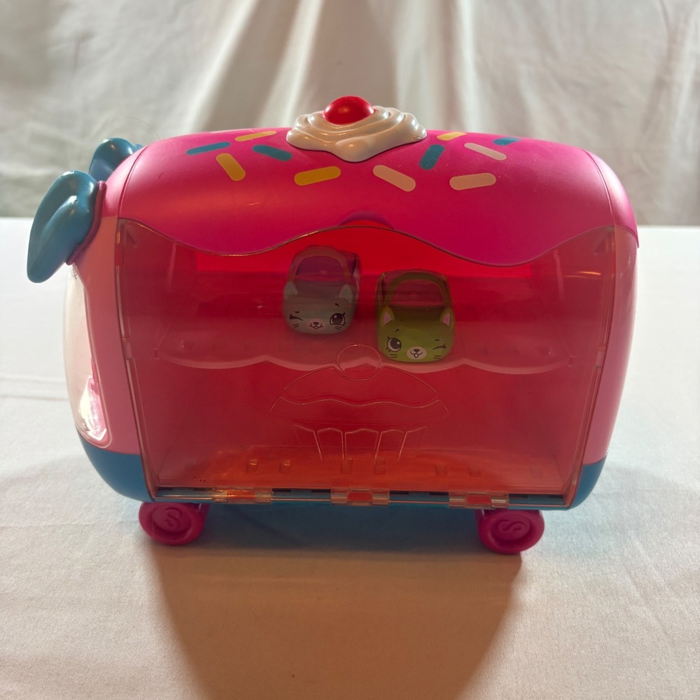 Shopkins Cutie Cars Cupcake Cafe Playset Pink Mobile Toy Truck with 2 Cars